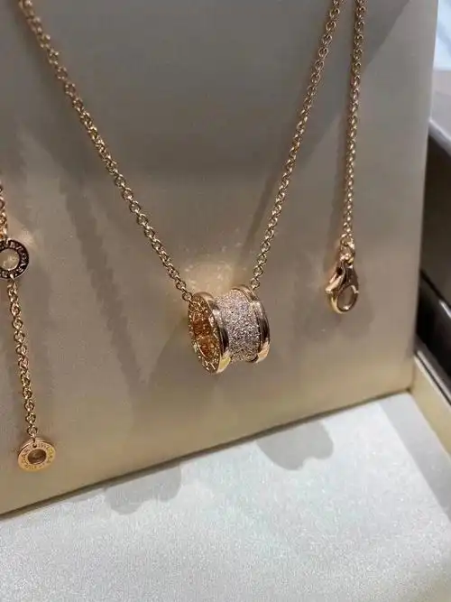 宝格丽玫瑰金满钻大蛮腰项链 专柜已涨到9w  现货好价5w  喜欢想要的