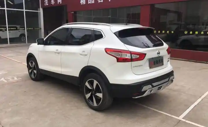 日产 逍客 2.0xv prem cvt豪华版 白色 自动档