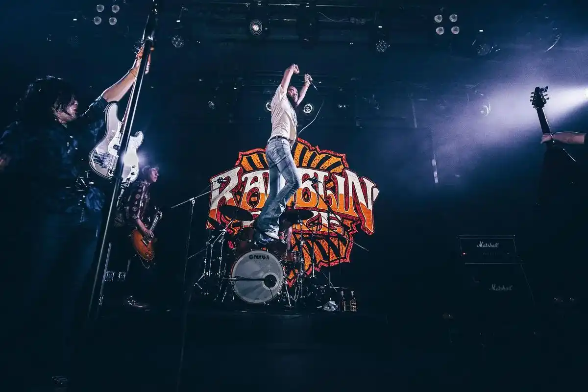 放荡罗泽.来自北京的硬摇滚放荡罗泽ramblin roze在 - 抖音