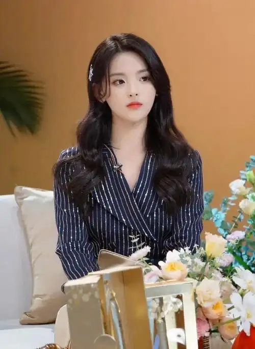 杨超越命理分析,杨超越八字为什么那么火