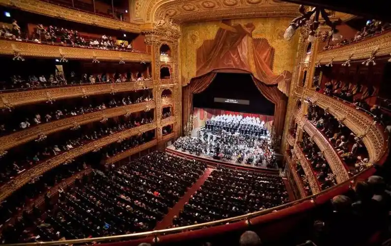 历史上的今天1883年10月22日纽约的大都会歌剧院落成