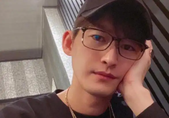 "霸道总裁"张翰豪宅曝光,房间装修非常奢华,也真是霸道了