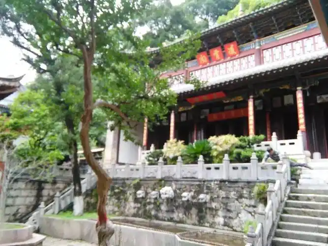 云南个旧宝华山寺