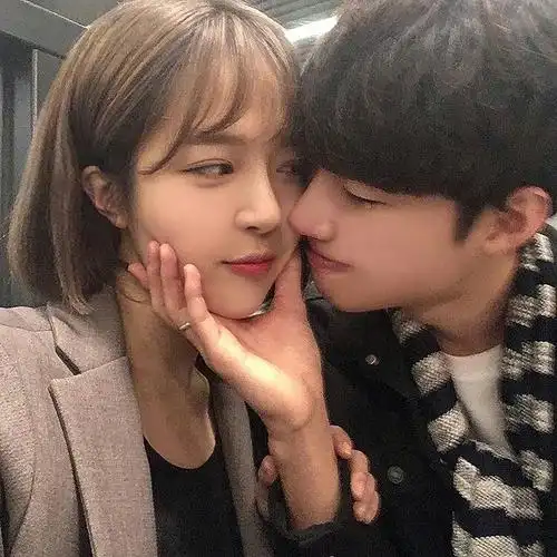 没头绪怎样拍才甜蜜情侣合照?~5招教学,男友不帅也能让你们闪翻ig啊