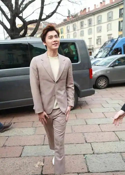 消失的李易峰,一次犯错后,他还能重回娱乐圈吗?_明星_行为_错误