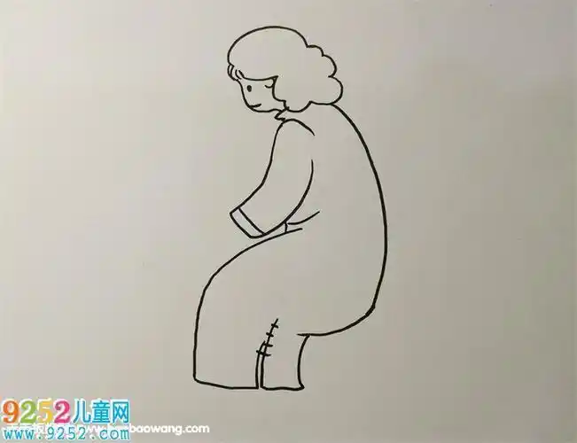母亲侧坐简笔画