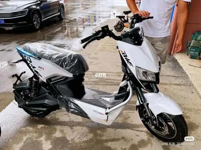 性能我也不怎么了解  只是很纠结哪一款#雅迪q6  #雅迪极光x5