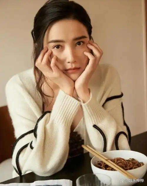 在内疚和痛苦的情绪下,宋佳决定与张黎分手,她回忆起母亲曾经的叮嘱:"