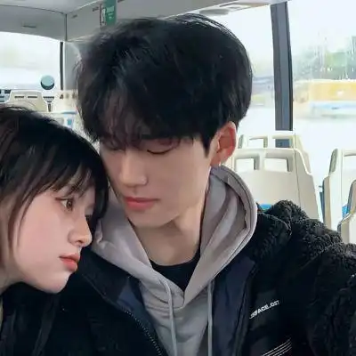 小清新文艺有深度的真人情侣头像 好看唯美的优雅情头图片大全