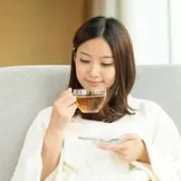 喝茶性感女神微信头像_微信头像图片大全