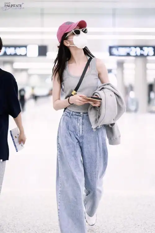 迪丽热巴的机场穿搭##迪丽热巴上海出发