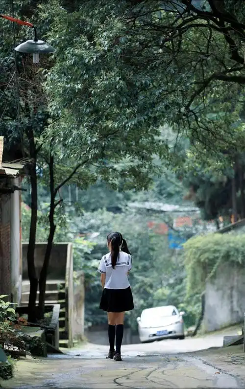 机智草纸水手服激萌摆拍