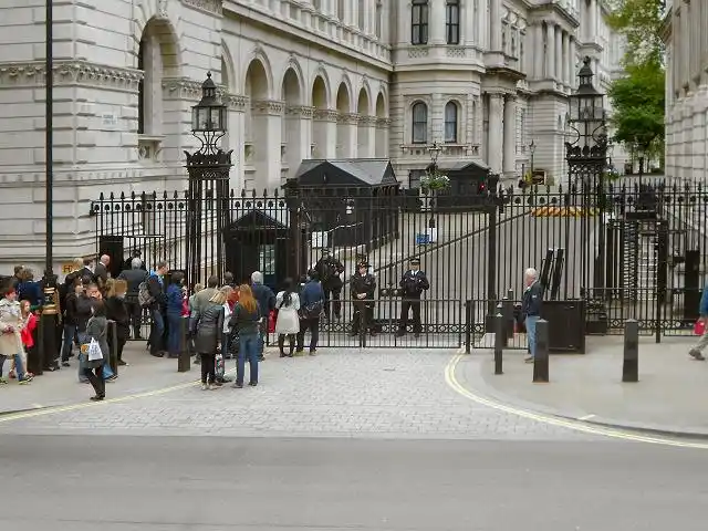 downingstreet英国首相的代称