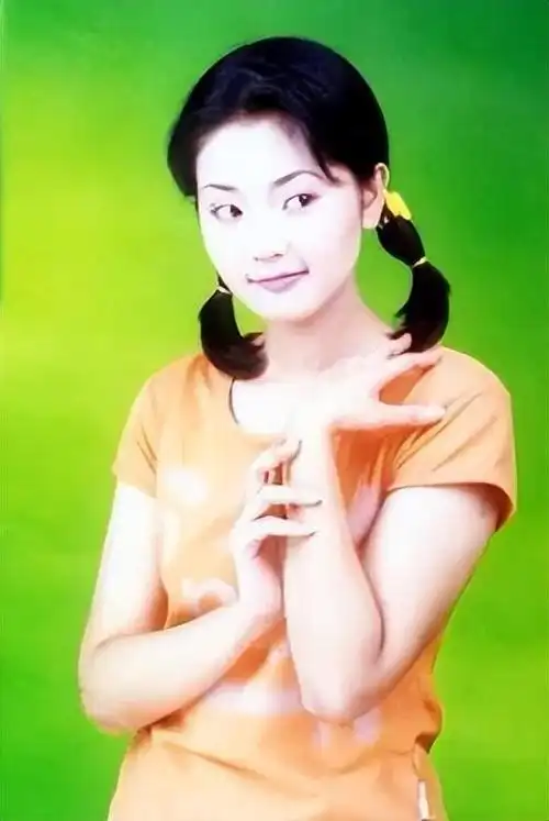 央视一姐方琼的消失是整个主持界的悲哀和损失