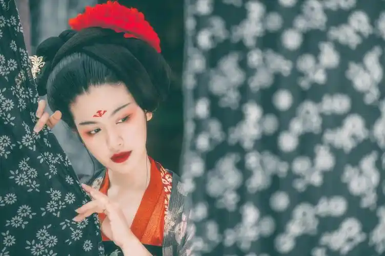 标题:她有个很美的名字 名叫【胭脂】.