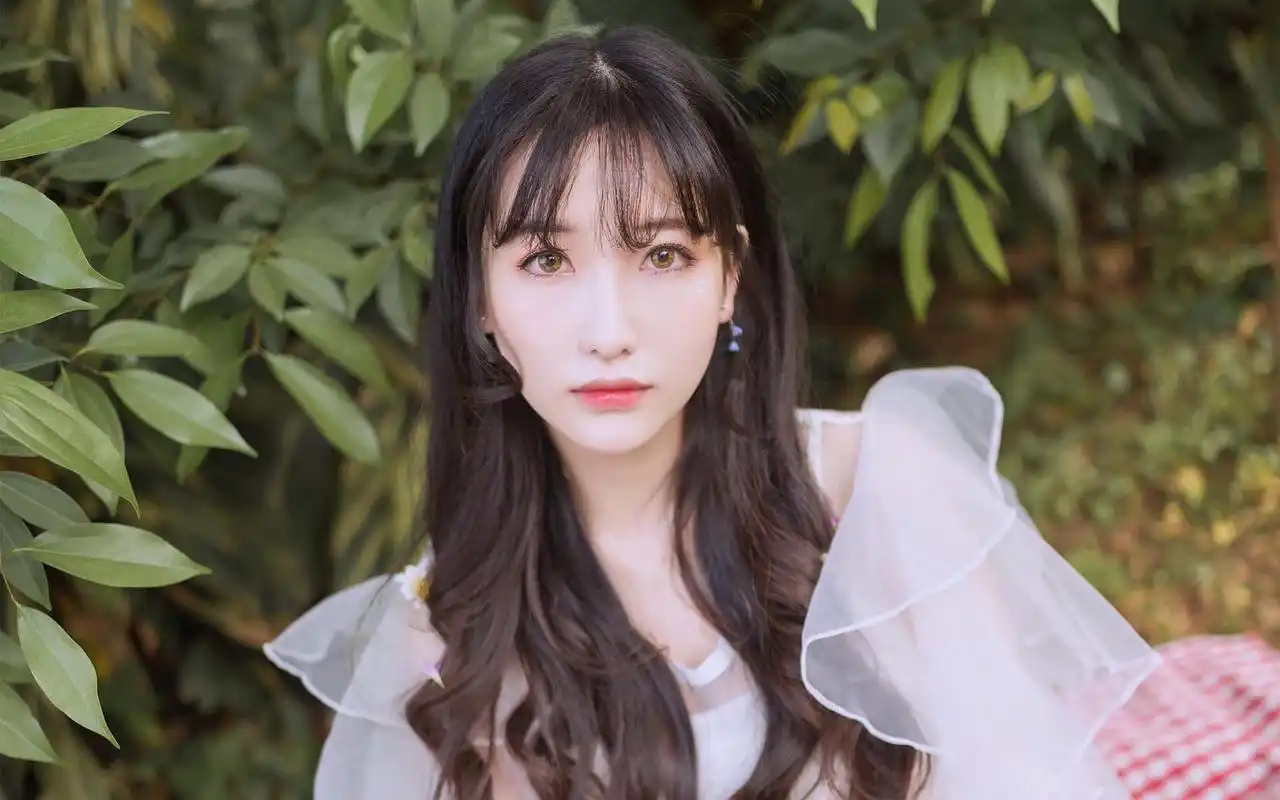 仙气十足美女治愈系唯美写真图片壁纸