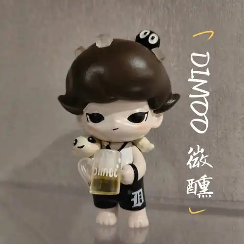 dimoo小可爱跑去857啦白白的小脸蛋透着一丝微醺 ,你们说他身上的小