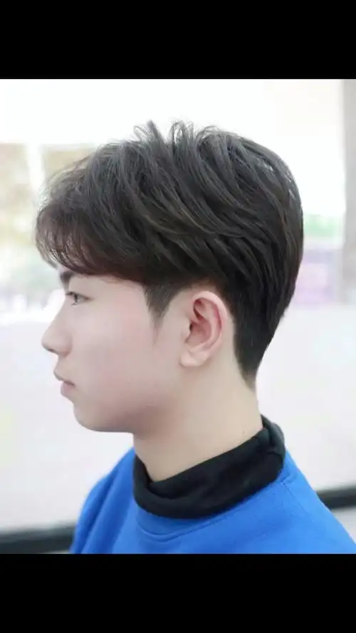 男士侧分纹理发型