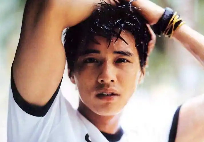 圈内也有很多明星,刚出道时颜值满分,人红之后开始忽视身材与皮肤管理