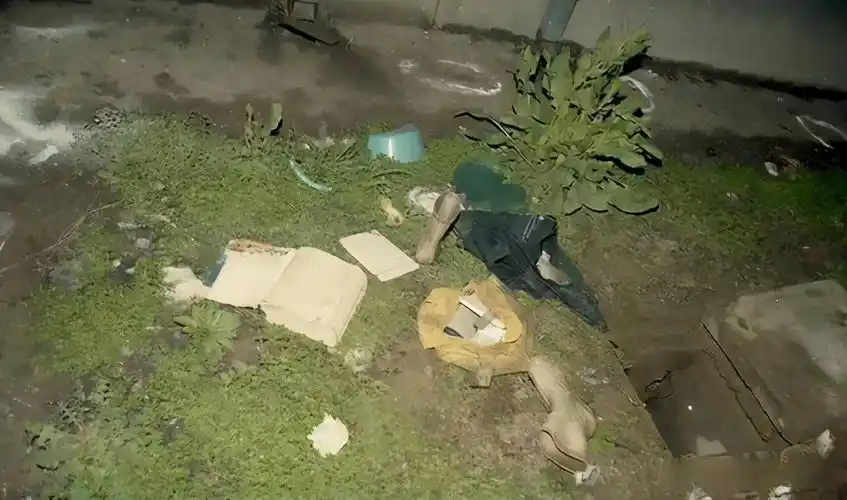 被拒绝的滋味让麻继钢怒火中烧,看见林伶准备逃跑