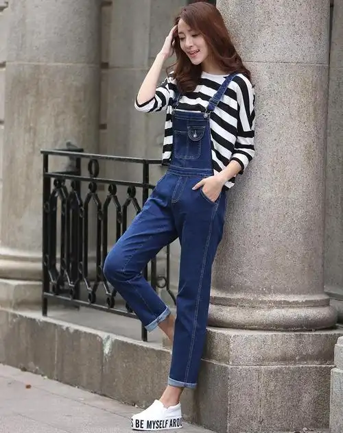 女款蓝色牛仔背带裤