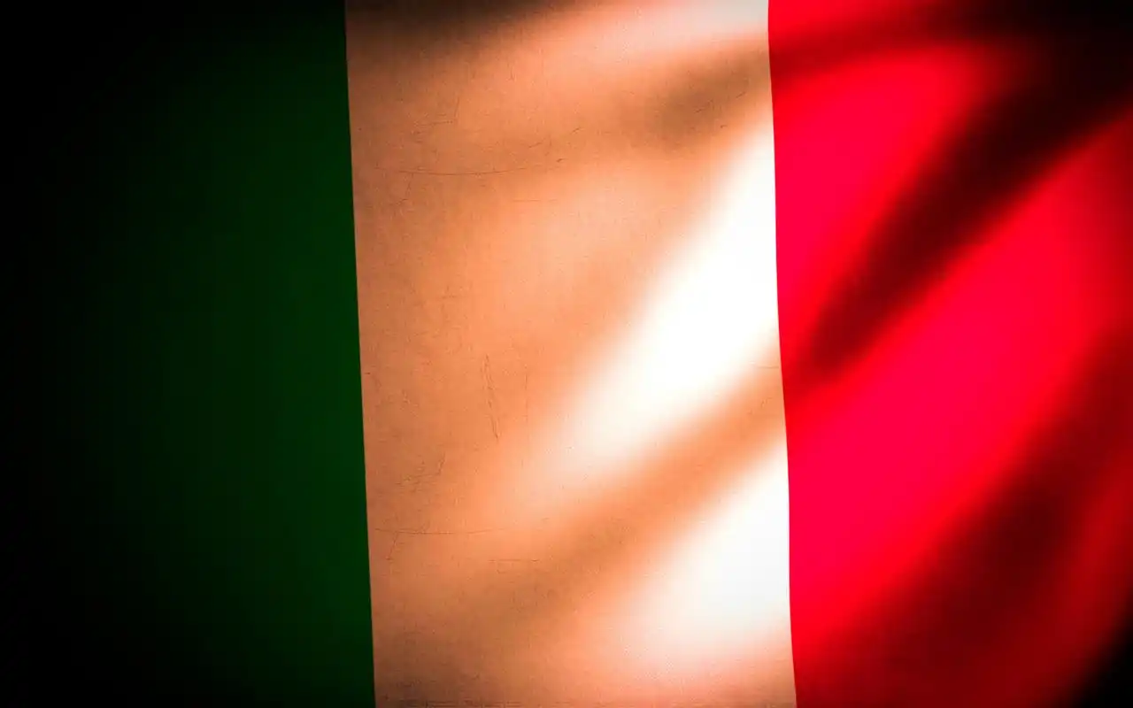 意大利国旗创意设计电脑壁纸
