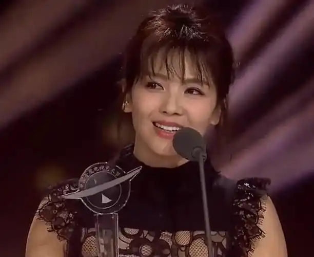 金鹰奖开始预热了!湖南台发布历届高光时刻,刘涛出镜不见赵丽颖