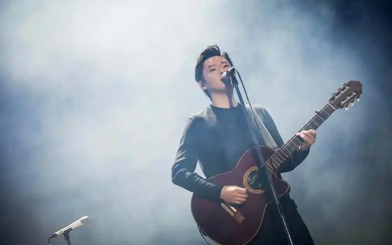 2023年4月8日广州海潮宇宙音乐节梁博现场,第一次见面,三生有