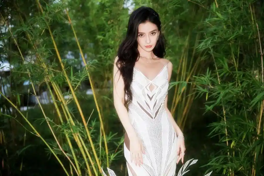 angelababy复出,海外活动行程忙 angelababy复出,现身迪拜参加商务