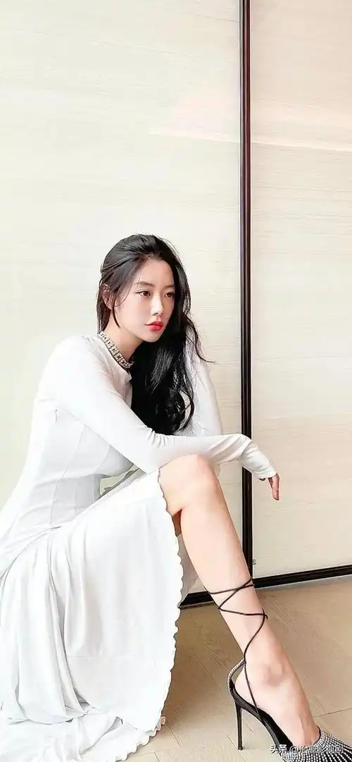 克拉拉:亚洲女神,魅力性感_网易订阅