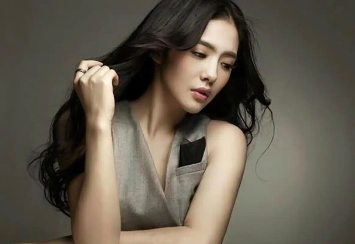 有福气的女人 人中清晰深长的女人:孝顺之福 女人有清晰,深长的人中