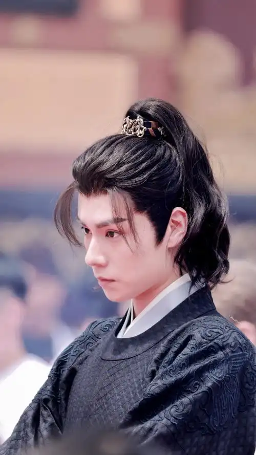 胡一天超话#胡一天 惜花芷#p5世子爷绝美侧脸祝@胡一天啊开机大吉