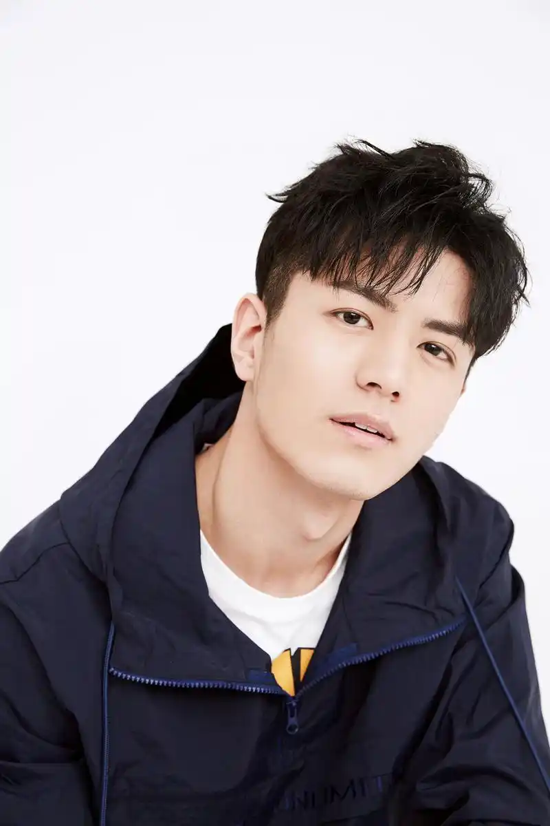 李九霖最新时尚大片 阳光帅气活力十足