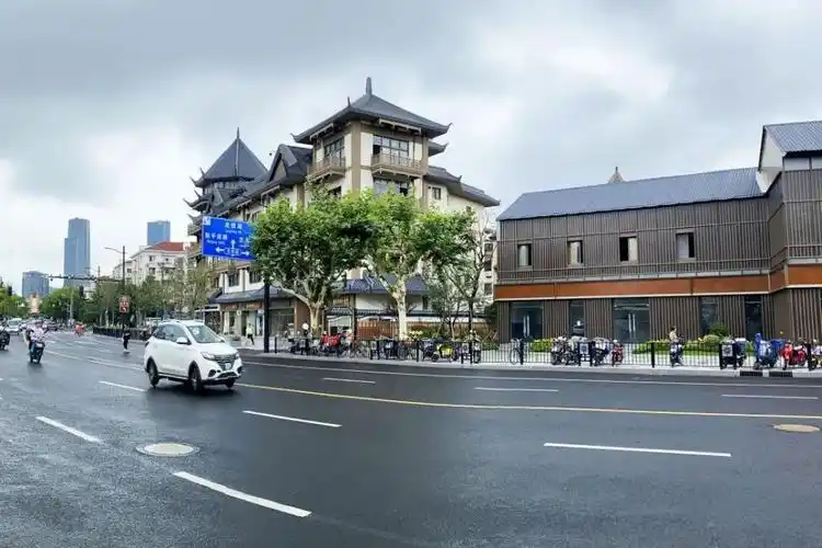 打造新地标提升软实力龙华街道探索风貌区片区一体化运营管理机制