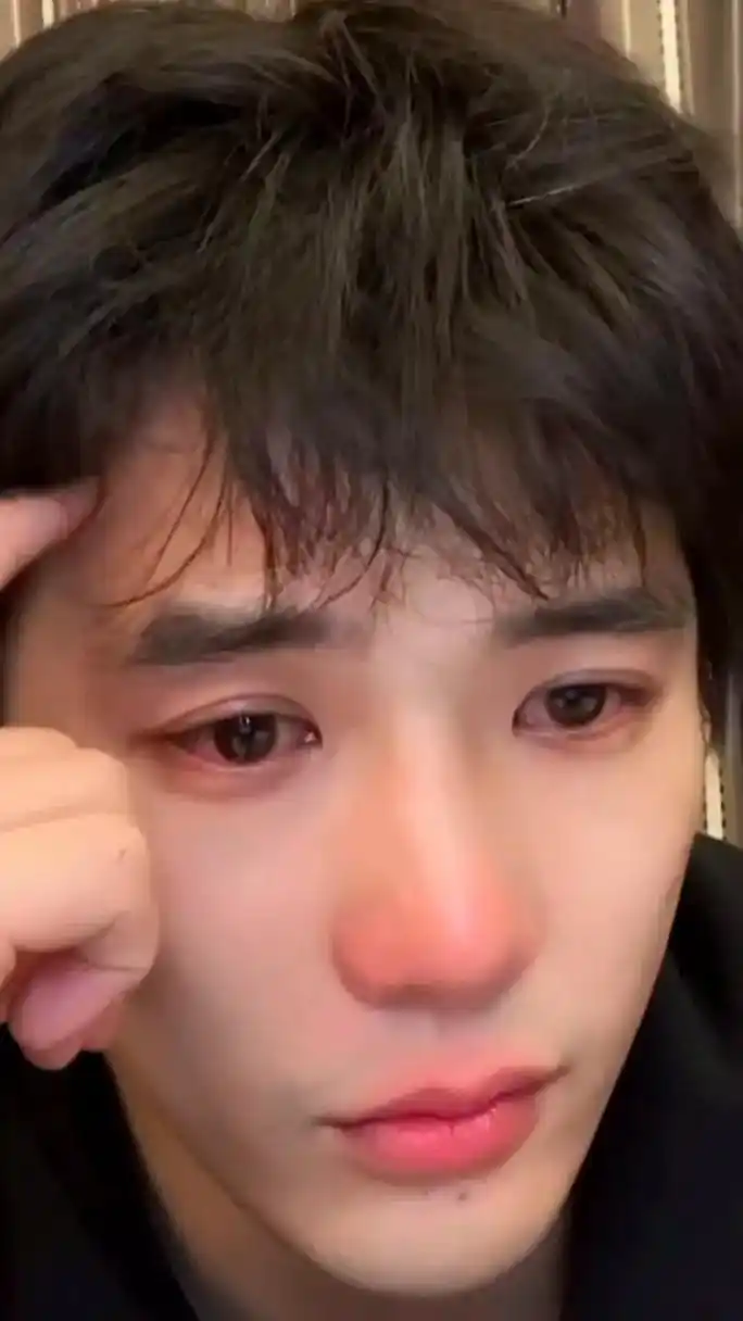 老王哥哭的好破碎#花少5 #王安宇 #哭戏 #眼神 #氛围感 - 抖音