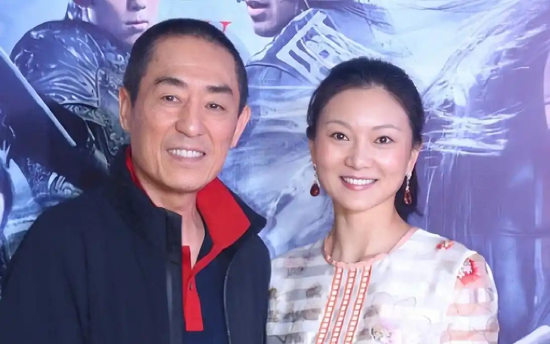 张艺谋妻子陈婷惊艳亮相!42岁换发型贵气十足,实力打脸嫁老质疑