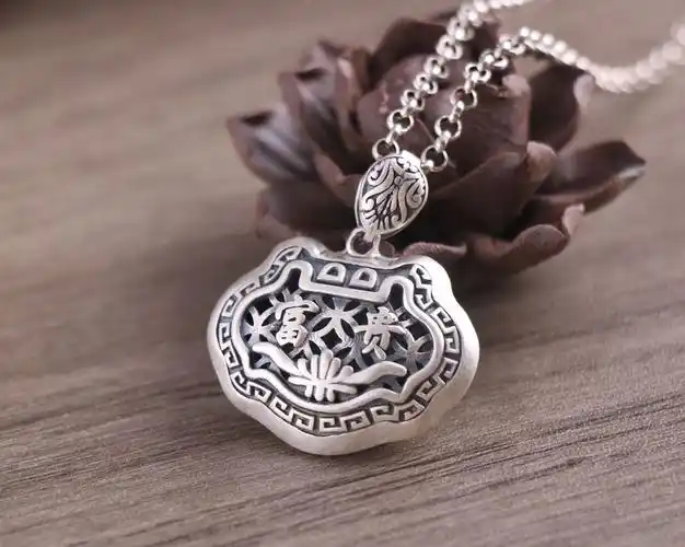 999足银仿古系列吊坠 平安富贵字样银挂件镂空做旧锁包民族风文艺