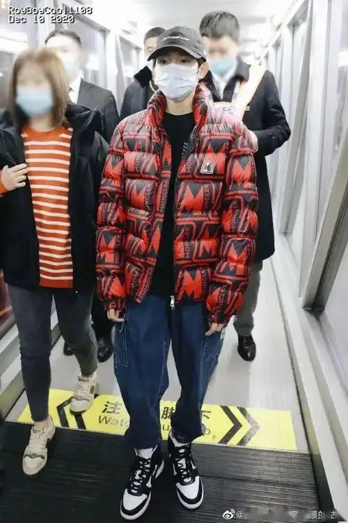 这双联名dunk做到了男女通吃