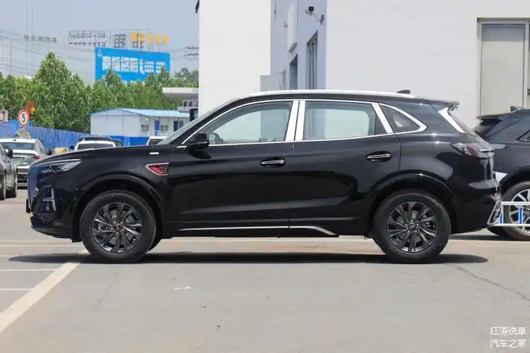 新款红旗hs5外观漂亮空间宽敞20t爆发252马力配8at变速箱