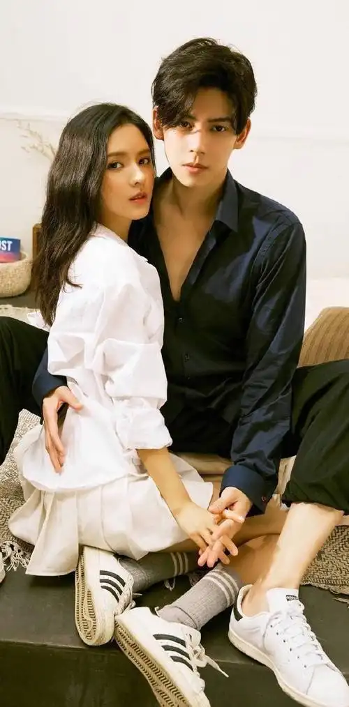 浪漫诱惑的情侣图片精选   张予曦陈柏融一组时尚写真,浪漫诱惑的情侣