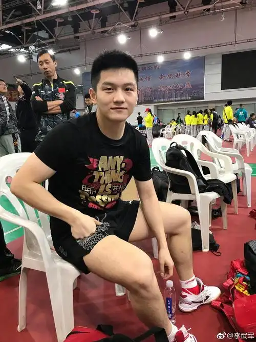 建个楼记录一下考古到的樊振东选手小熊猫成长纪实多图预警持续更