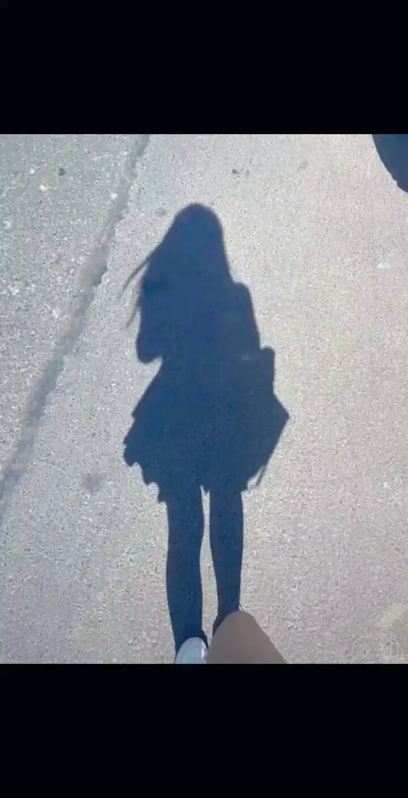 在评论区找的影子照片#影子 #不露脸系列 - 抖音