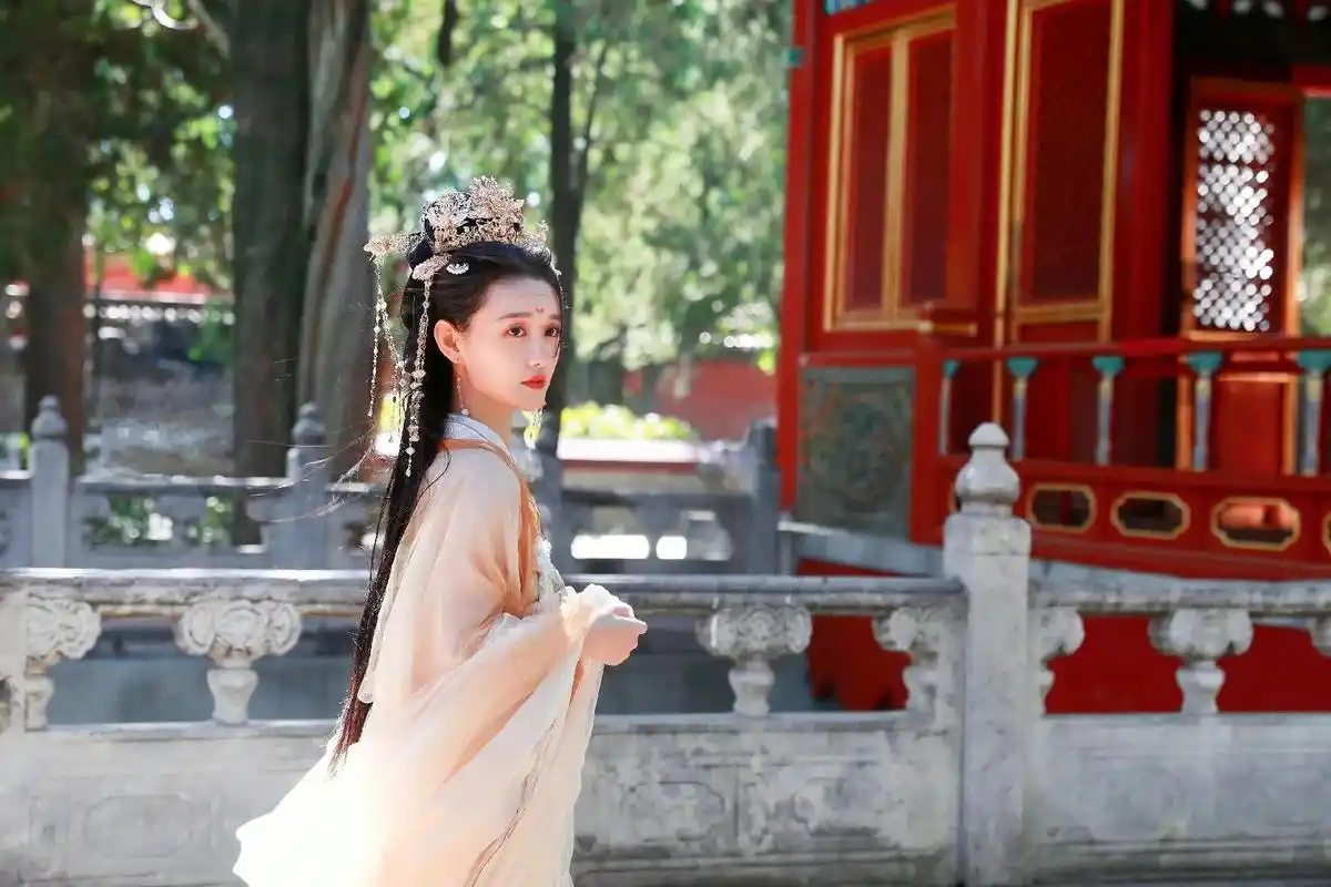 蒋依依 #蒋依依古装好帖宫墙柳#蒋依依 - 抖音