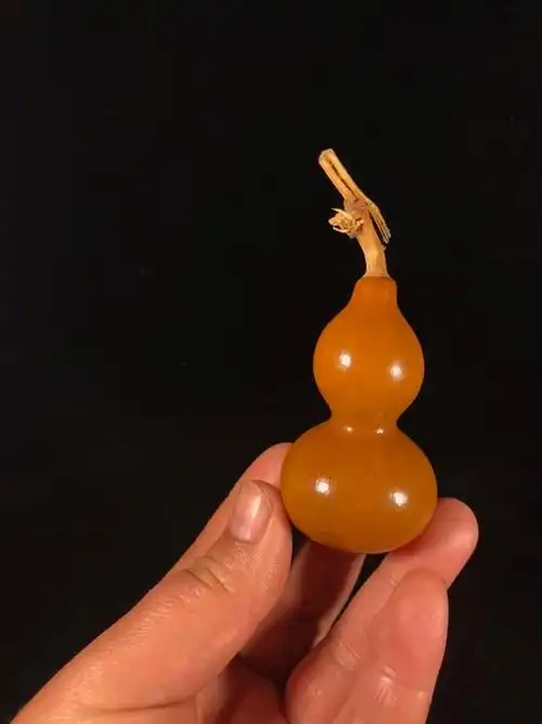 迫切的心态会潜移默化般的缩短静置,晾晒的过程,从而使得文玩葫芦的