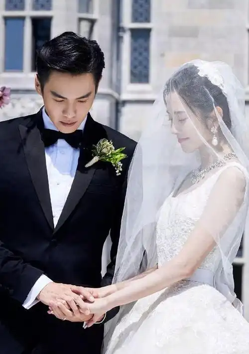 有一种"整容"叫唐艺昕结婚,老公张若昀没变化,她却像换了个人