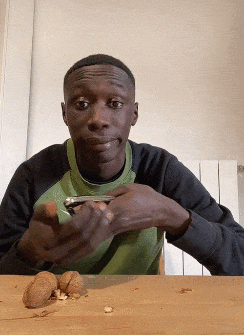 黑人小哥吐槽"无用科普"走红tiktok,6亿网友怒赞:脑子不要请捐出来!