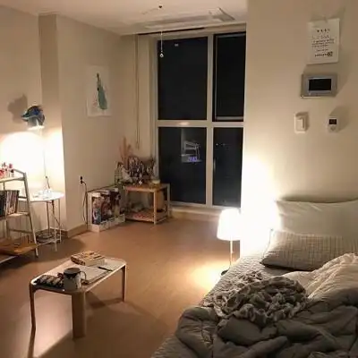 属于单身女孩的简洁温馨卧室