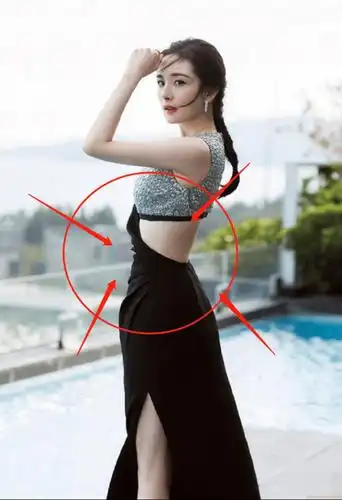 杨幂的腰到底有多细?当她将手放在背后,娱乐圈"腰精"要换人