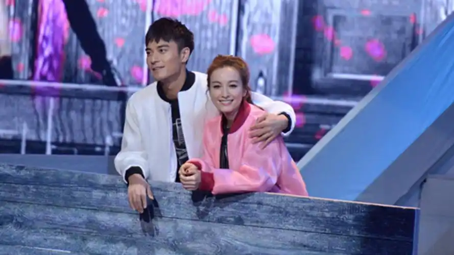 吴昕郑凯恋情实锤?两人多次同游被拍,此前还曾被曝已经同居