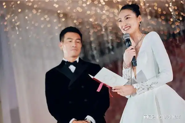 超模纪焕博结束10年长跑成婚豪车挤满停车场刘德华亲自送祝福